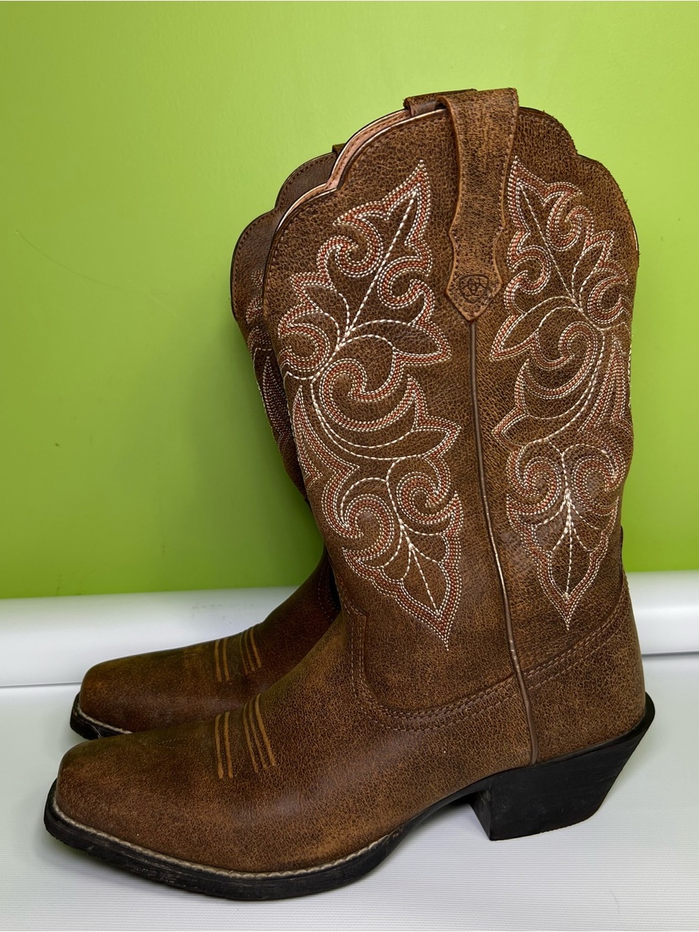 ARIAT ROUND UP SQUARE TOE WESTERN BOOTS size 8